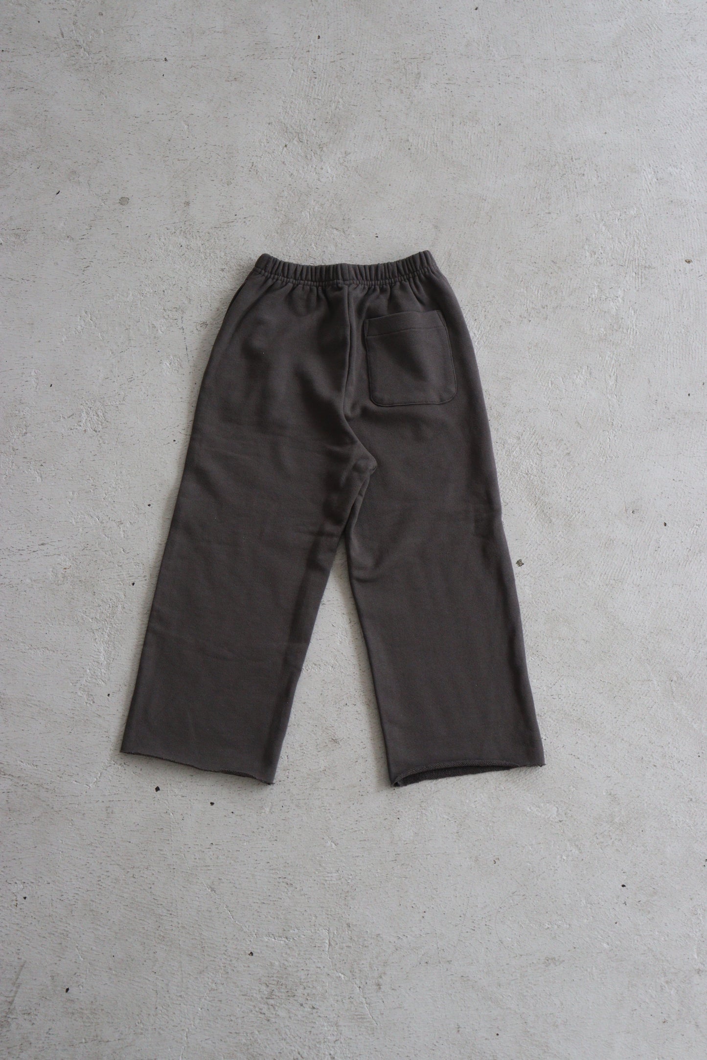 cutoff sweat pants_charcoal