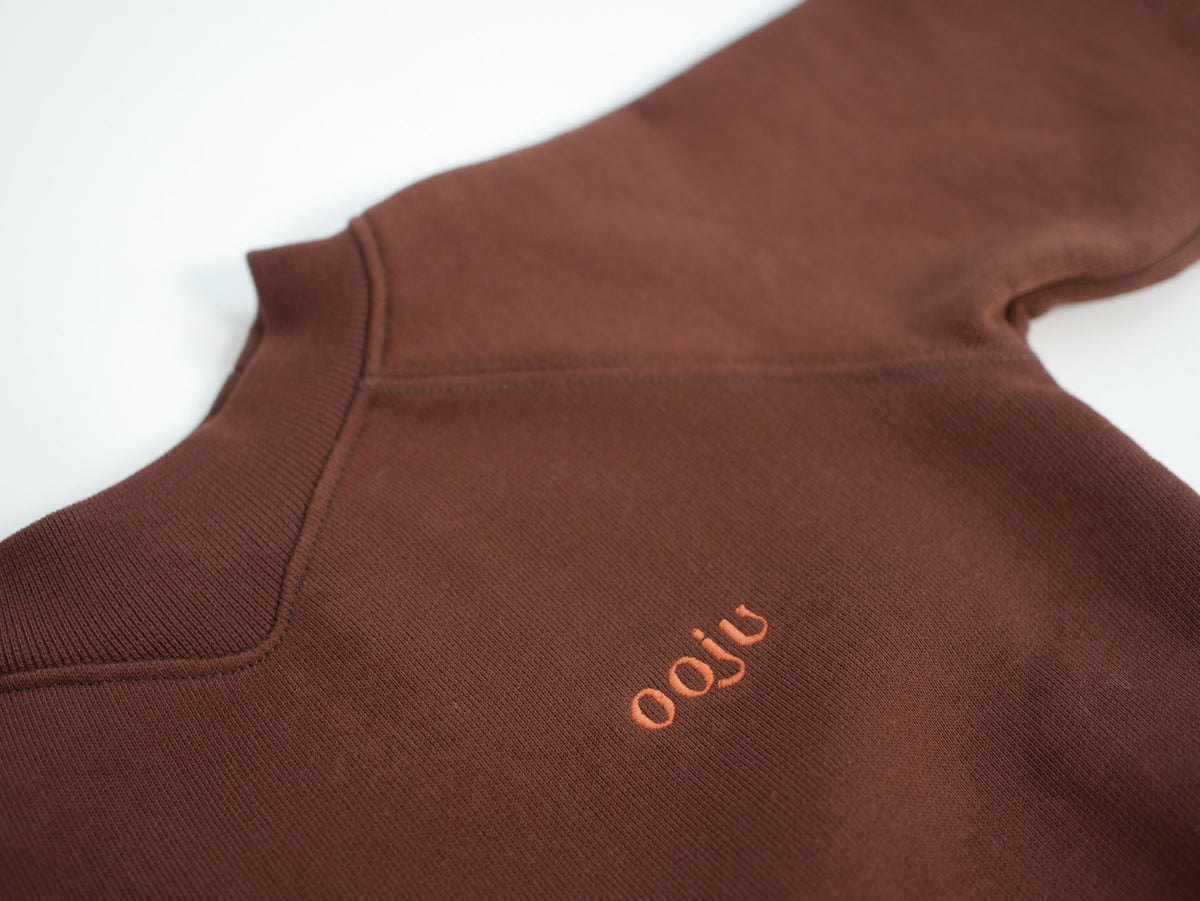 curved sweat shirts brown detail
