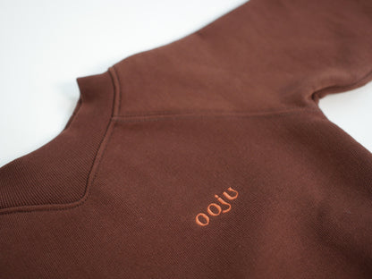 curved sweat shirts brown detail