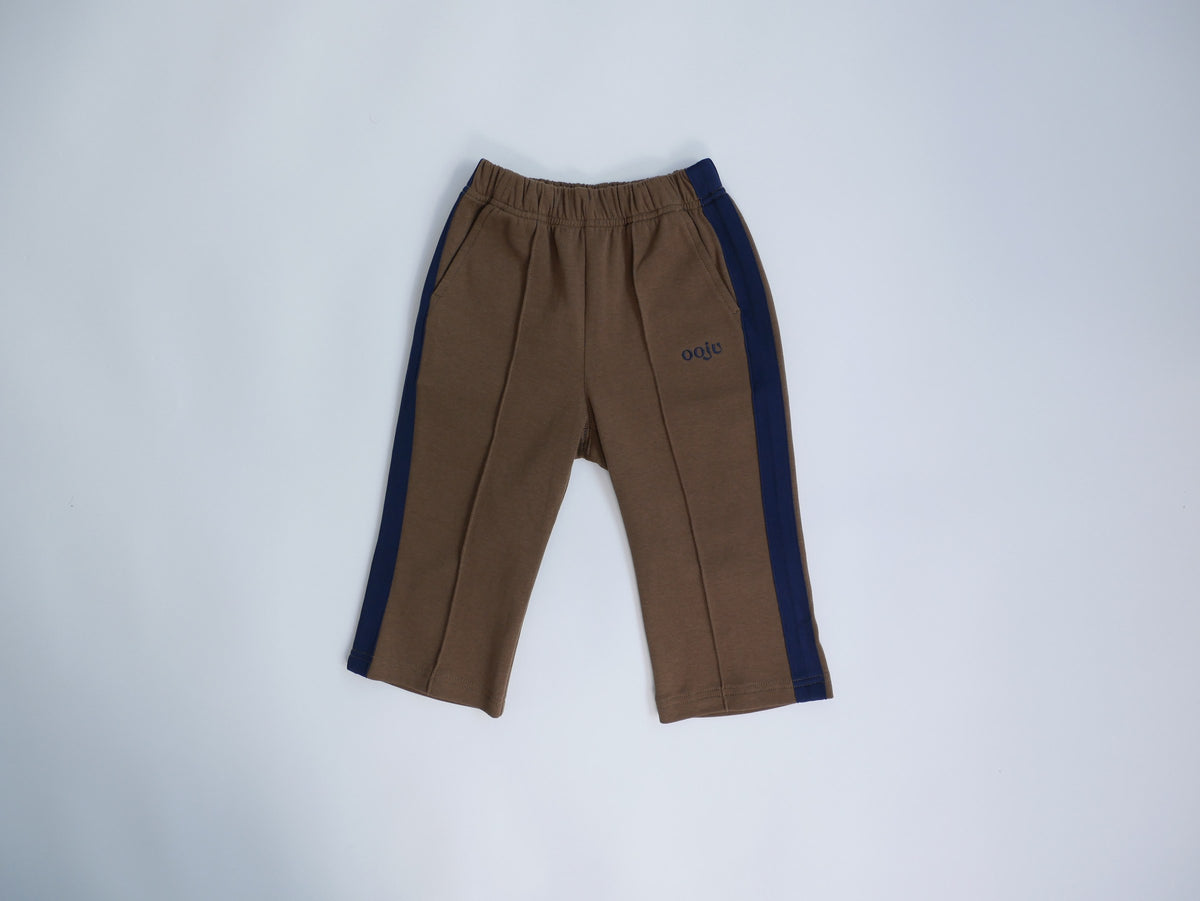 line pants brown