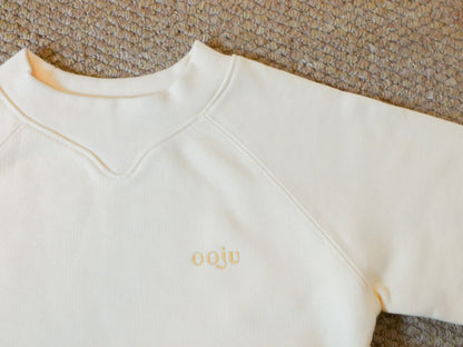 curved sweat shirts yellow neck detail