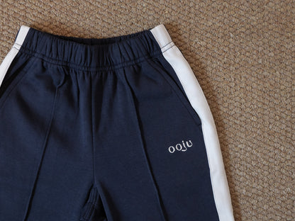 line pants navy waist detail